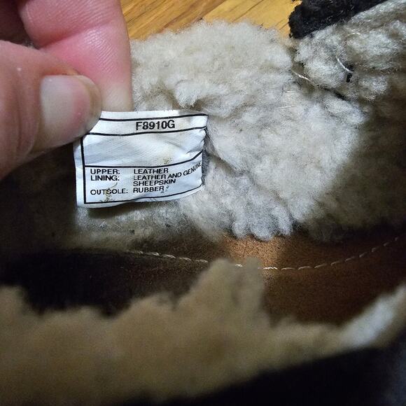 Ugg Bettey 1757 Black Leather Slip On Shoes Sherp Skin Inside Women's Size 6 - Picture 7 of 9